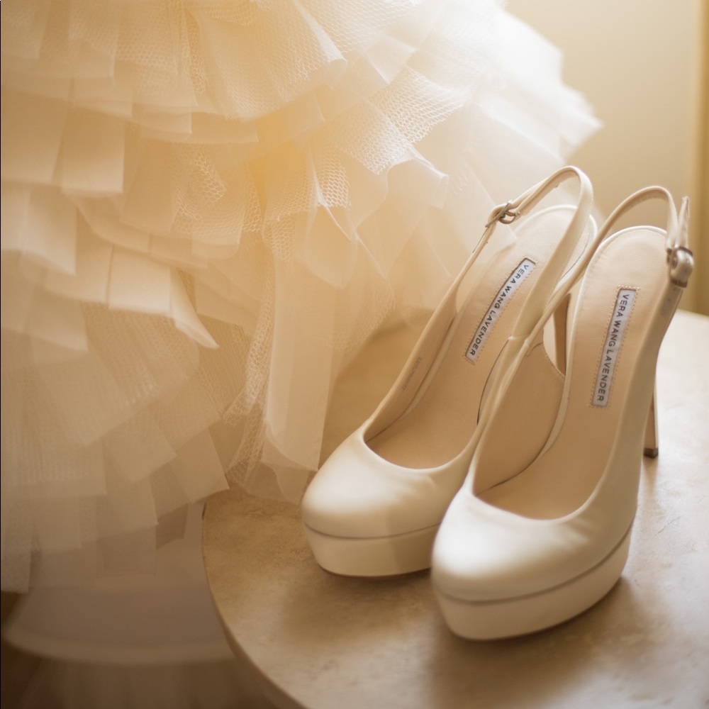 Vera Wang Lavender White Satin Shoes 👠
